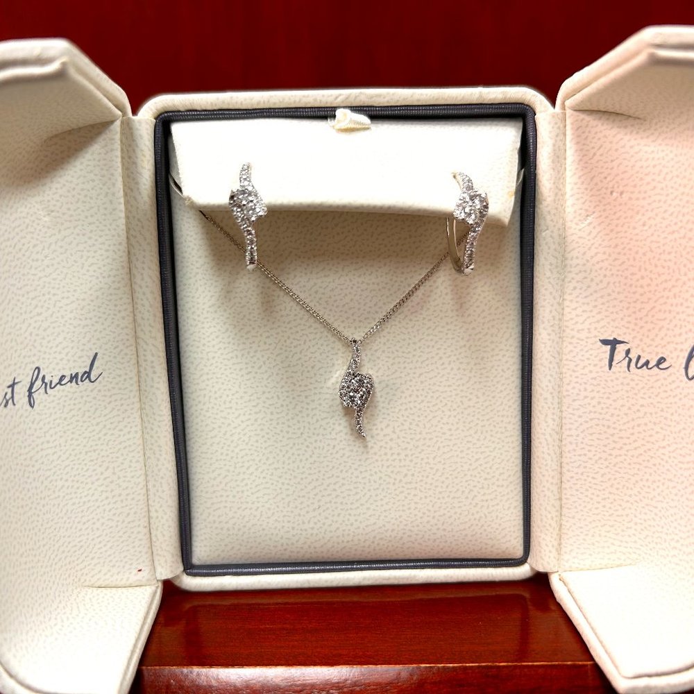 Previously Owned Ever Us Necklace 1/2 ct tw Diamonds 14K White Gold